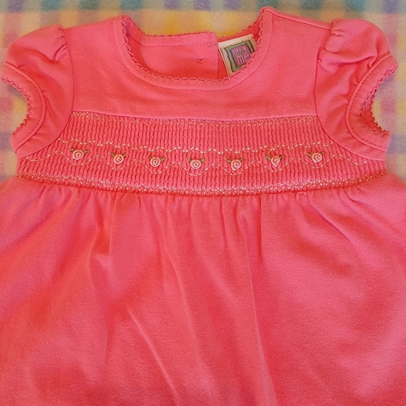 LITTLE ME 🌺 Vintage 2pc Coral Smocked Floral Embroidery Ruffled Dress Outfit 3M - Picture 4 of 17